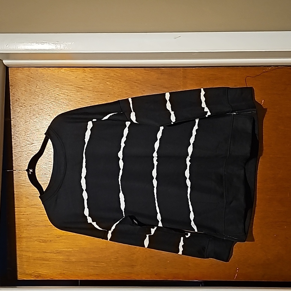 Crewneck Black/White  Women's Tie Sweatshirt Casual Long Sleeves, Size Small
